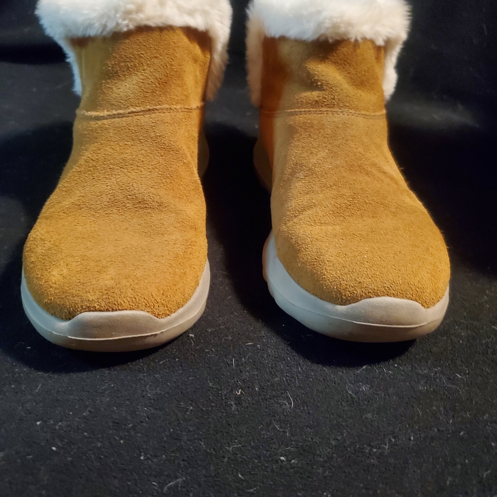 Cozy Tan Skechers Boots